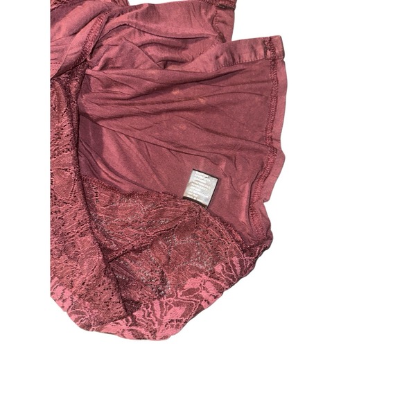 Pol Burgundy Crop‎ Sleeveless Top With Lace Back And Front Pocket Size Small - Picture 11 of 11